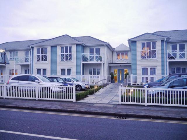 Flat for sale in Canvey Island