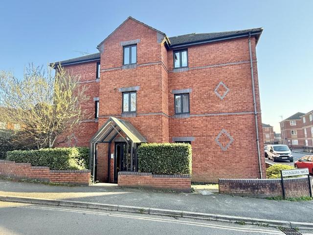 Flat for sale in Watergate, Devon