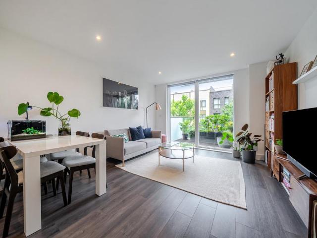 Flat for sale in Kidbrooke, Greater London