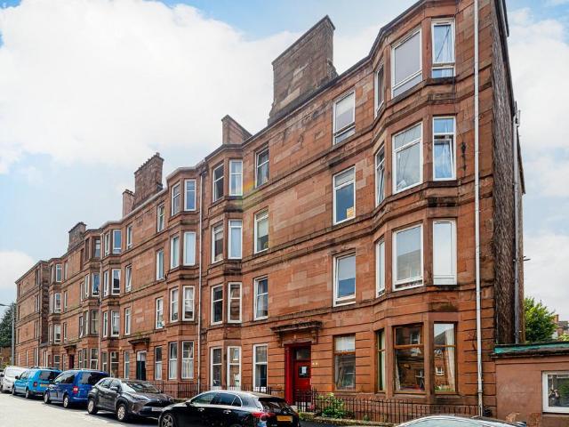 Flat for sale in Govanhill, Scotland
