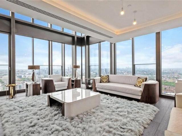 Flat for sale in Vauxhall, Greater London