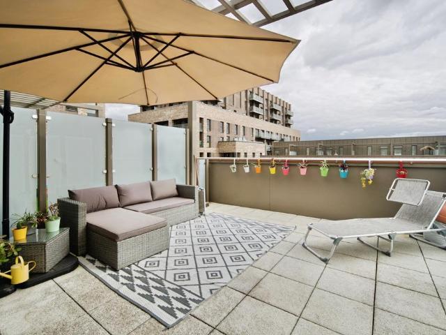 Flat for sale in Upton Park, Greater London