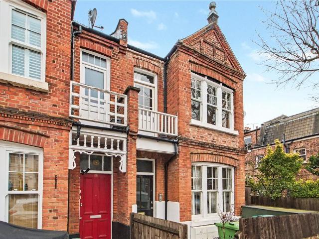 Flat for sale in Hornsey, Greater London