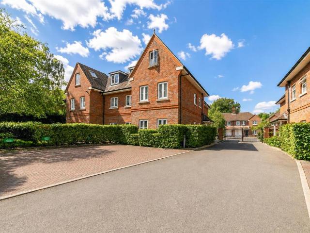 Flat for sale in Banstead, Reigate and Banstead