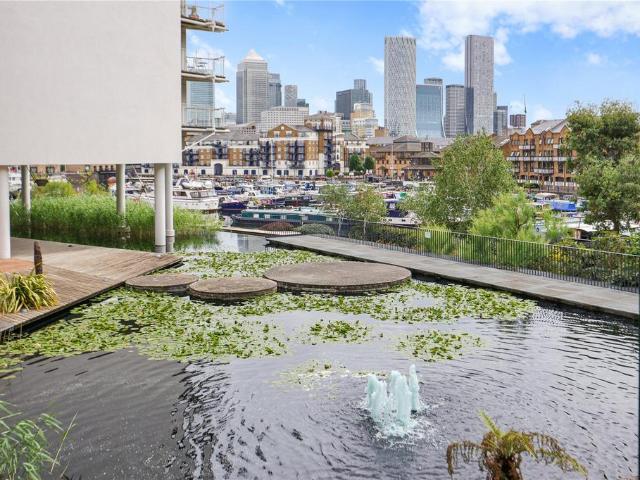 Flat for sale in Ratcliffe, Limehouse