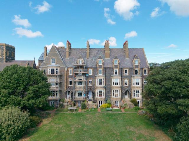 Flat for sale in West Cliff, Acol