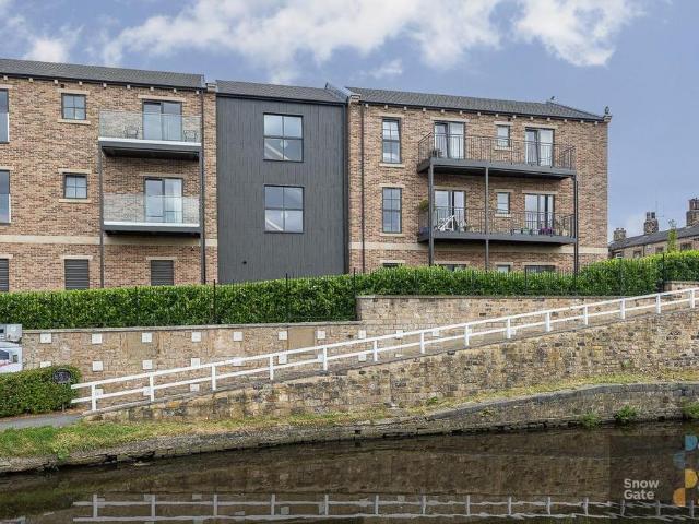 Flat for sale in Lower Hopton, Mirfield
