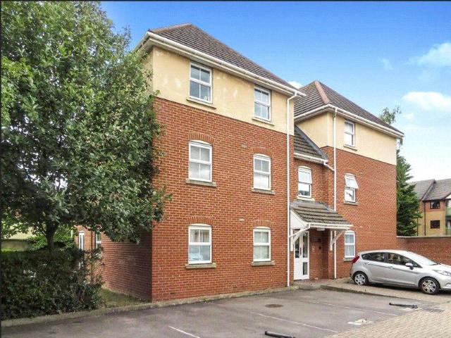 Flat for sale in Reading
