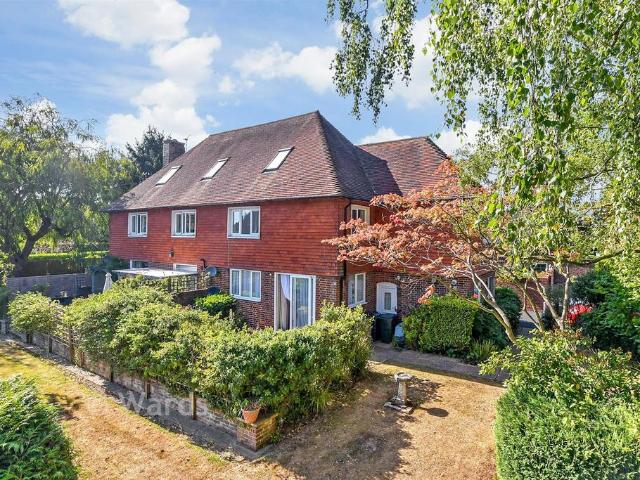 Flat for sale in Bridgefield, Kent