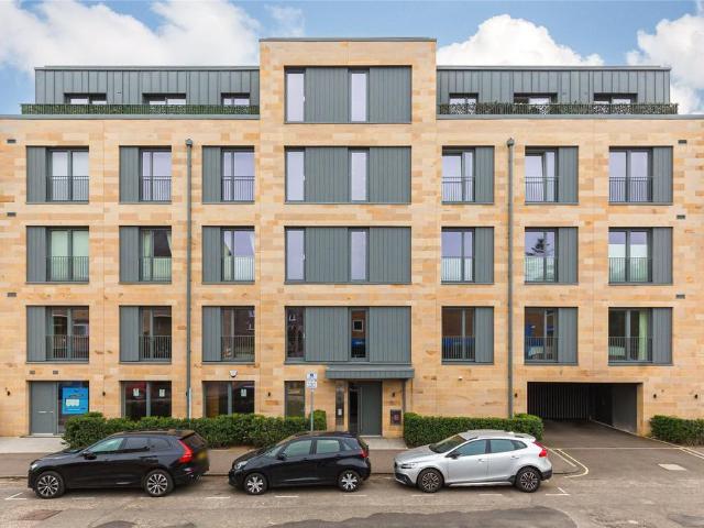 Flat for sale in Morningside, Scotland