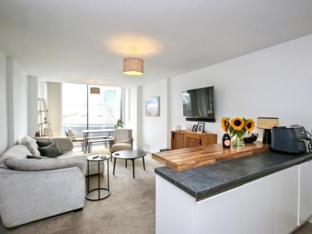 Flat for sale in Castlefield, Manchester