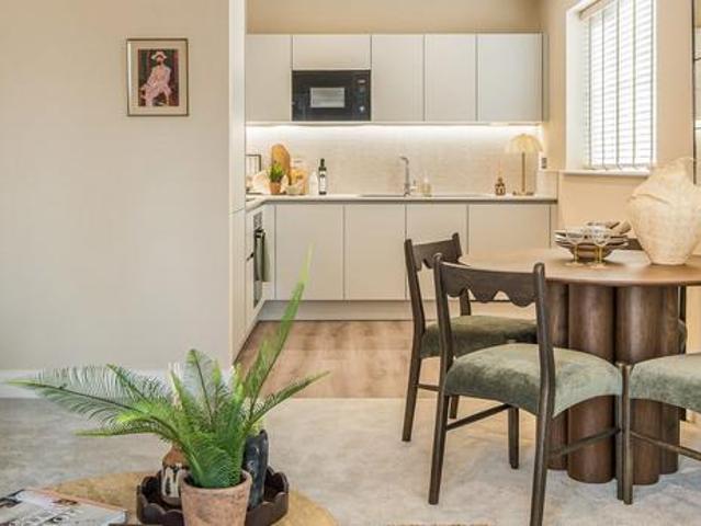 Flat for sale in Berrick Salome, Oxfordshire