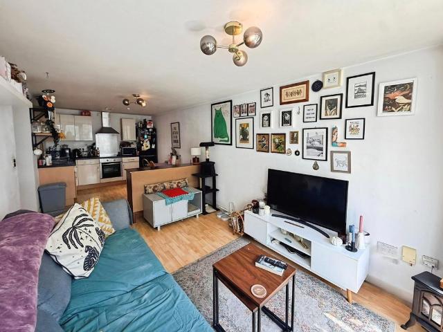 Flat for sale in Leylands, West Yorkshire