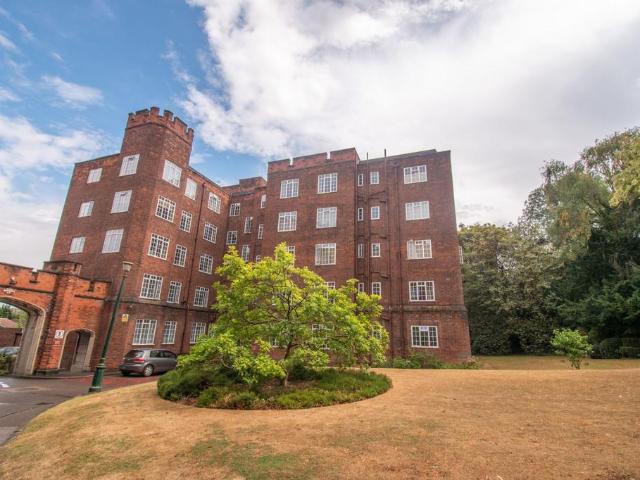 Flat for sale in Old Wharf, City Of Leicester