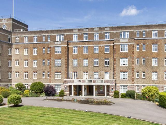 Flat for sale in Nevill Park, Sandown Park