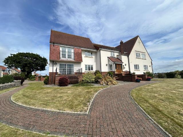 Flat for sale in Penrhyn Bay, Wales