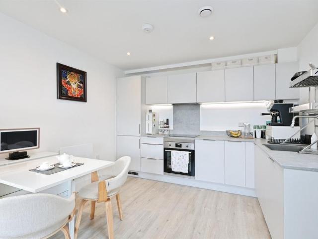 Flat for sale in North Watford, Hertfordshire