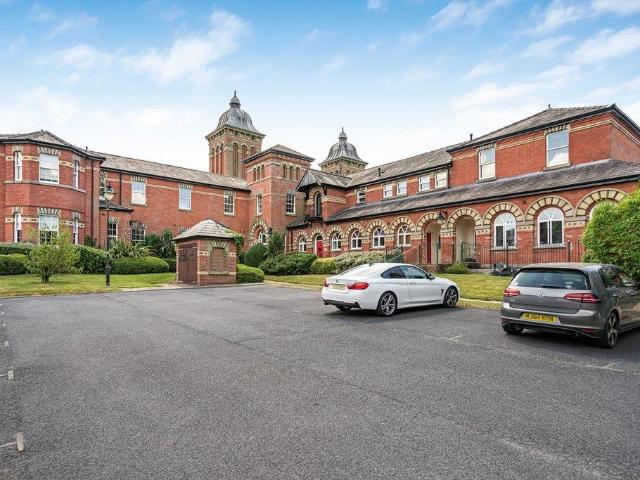 Flat for sale in Upton Priory, Macclesfield