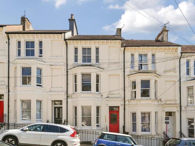 Flat for sale in Round Hill, Brighton & Hove