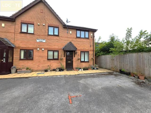 Flat for sale in Gorse Hill, Trafford Park