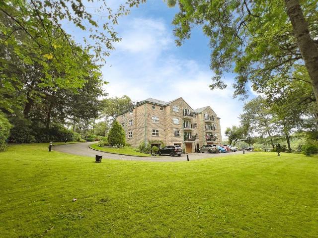 Flat for sale in Bradshaw, Lee Bank