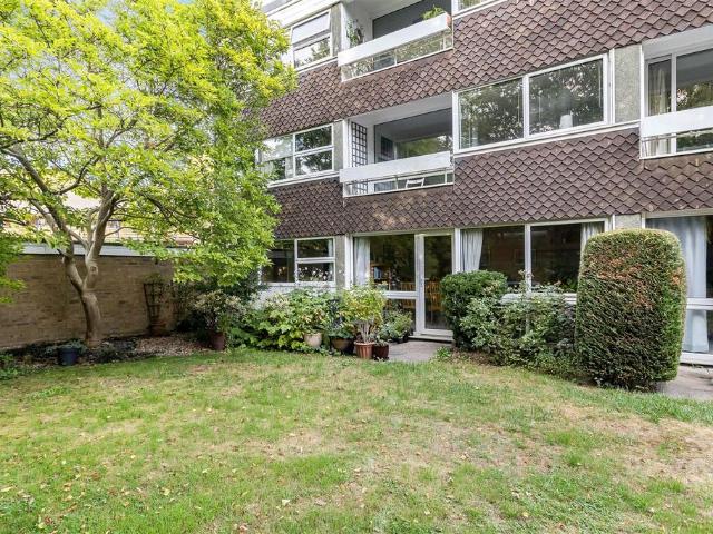 Flat for sale in Arbury, Cambridgeshire