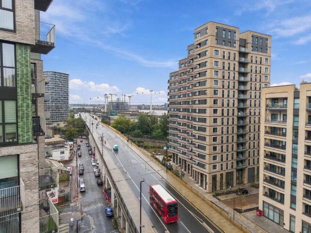Flat for sale in London Borough of Newham, Greater London