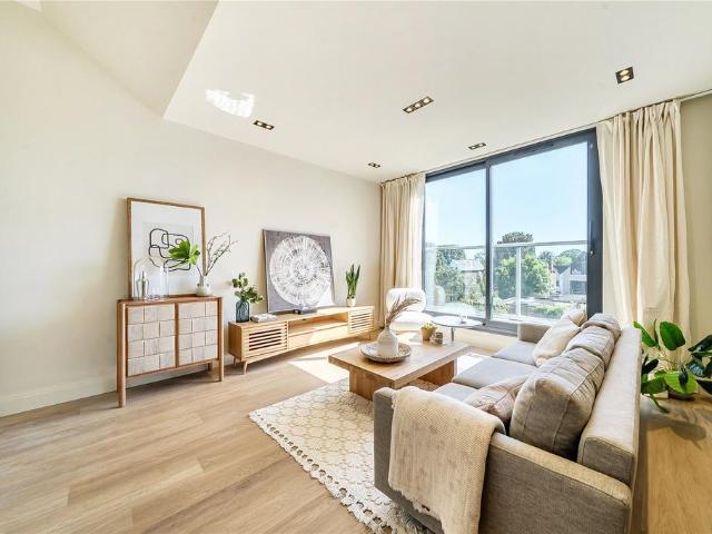 Flat for sale in London Borough of Ealing, Greater London