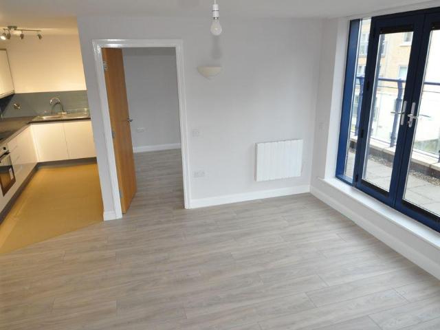 Flat for sale in Kingsdown, Feckenham