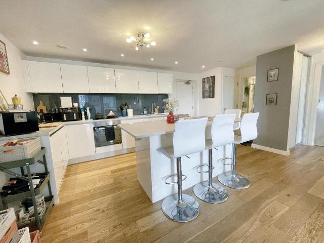 Flat for sale in Georgia, Greater Manchester