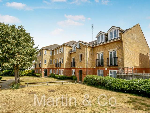 Flat for sale in London Borough of Croydon, Waddon