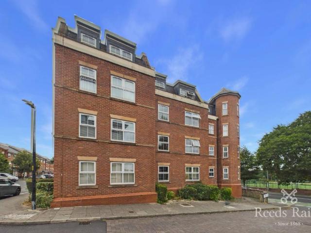 Flat for sale in Higher Broughton, Salford