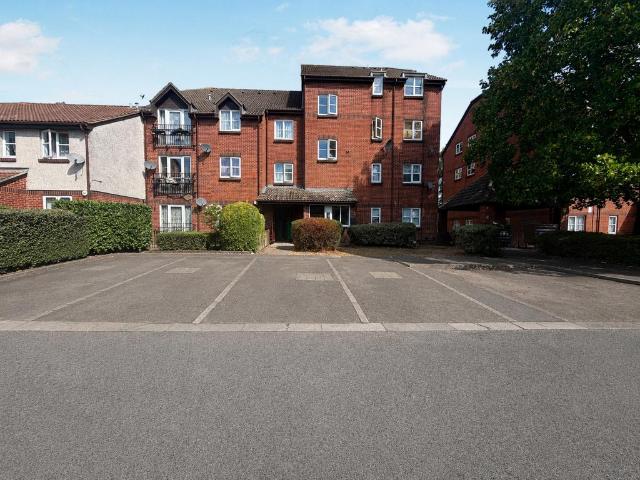 Flat for sale in London Borough of Hillingdon, Greater London