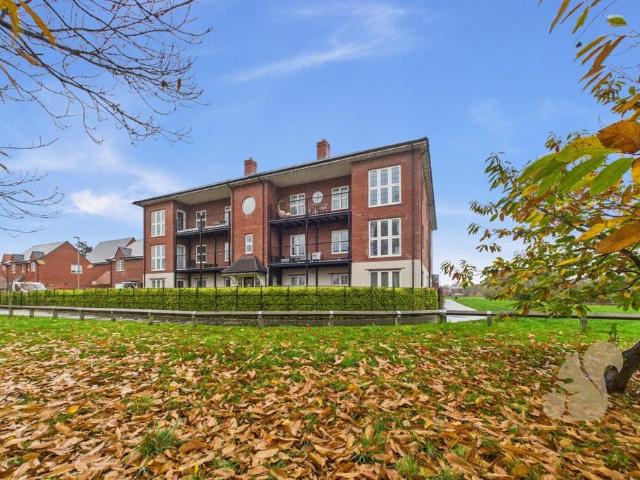 Flat for sale in Mile End, Fordham Heath