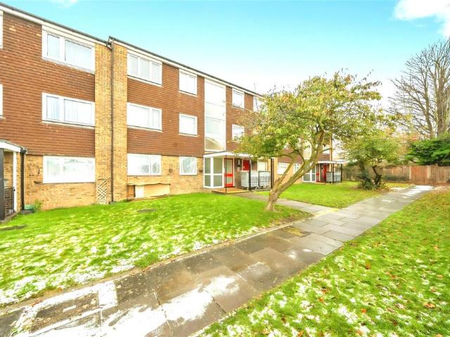 Flat for sale in Dunstable, Bedfordshire