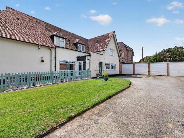 Flat for sale in Crookhill, Worcestershire