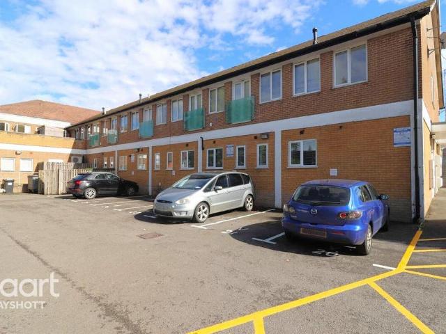 Flat for sale in Kingswood Firs, East Hampshire
