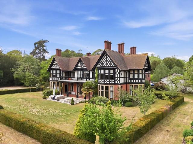 Flat for sale in Chedburgh, Suffolk
