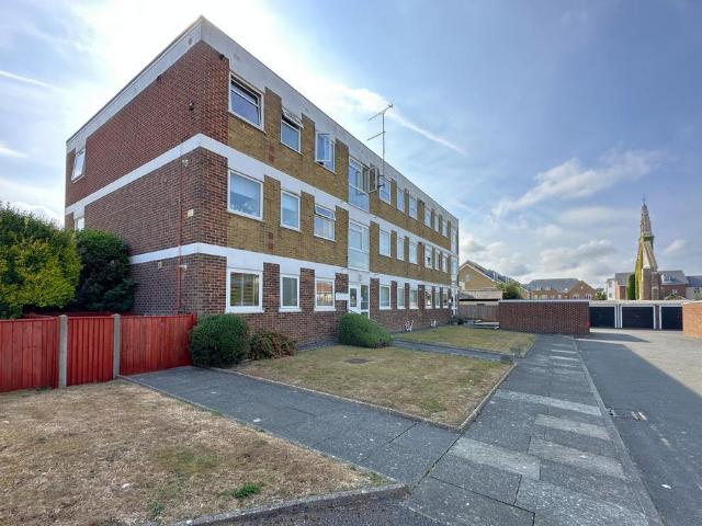 Flat for sale in Lower Walmer, Ash