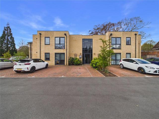 Flat for sale in Chelmondiston, Suffolk