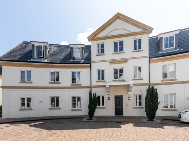 Flat for sale in Hornsey, Greater London