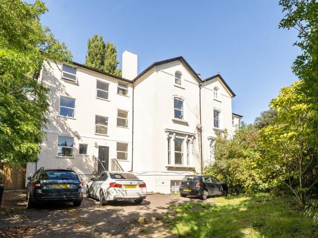 Flat for sale in Upper Sydenham, Greater London