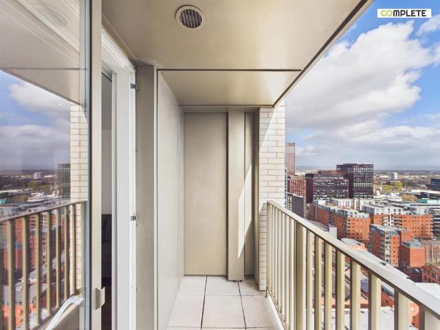 Flat for sale in City Centre, Georgia