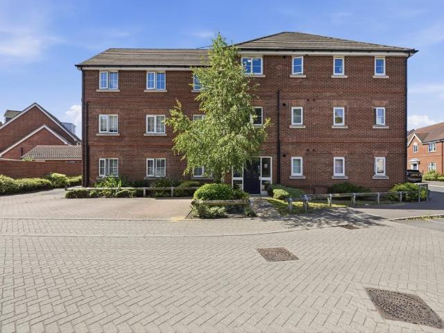 Flat for sale in Crostwick, Norfolk