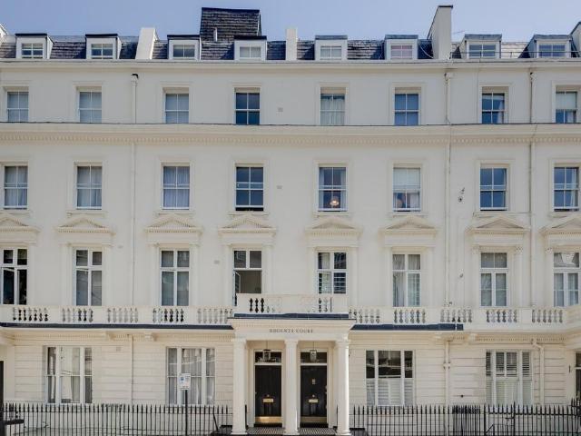 Flat for sale in Maida Vale, Greater London