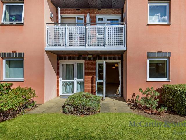 Flat for sale in Enborne, West Berkshire