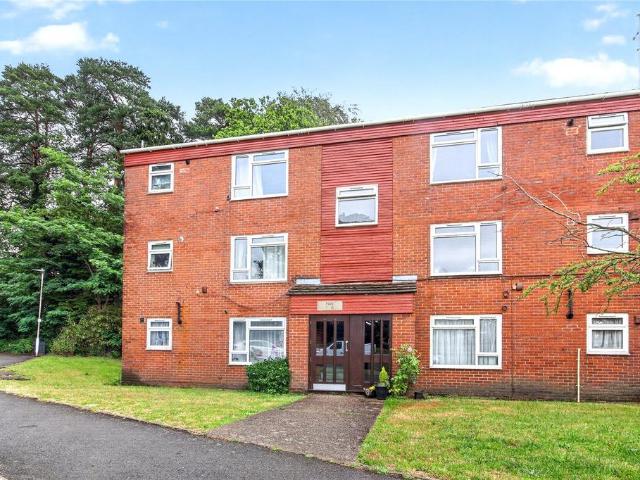 Flat for sale in Easthampstead, Bracknell