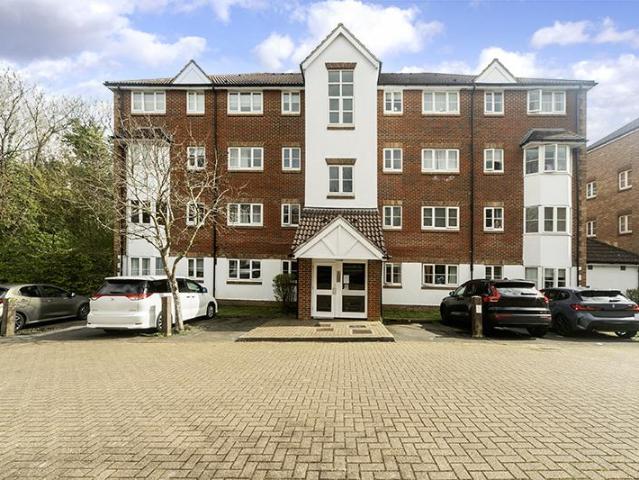 Flat for sale in Greater London
