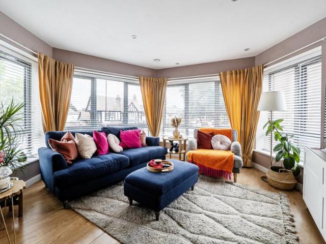 Flat for sale in London Borough of Hounslow, Spring Grove