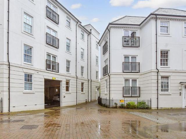 Flat for sale in St. Mildred's, The Bridge